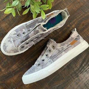 Blowfish Gray Watercolor Play Slip-Ons 8.5